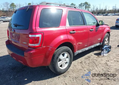 2008 Ford Escape Xlt z USA, uszkodzony, nr VIN 1FMCU93128KC67811